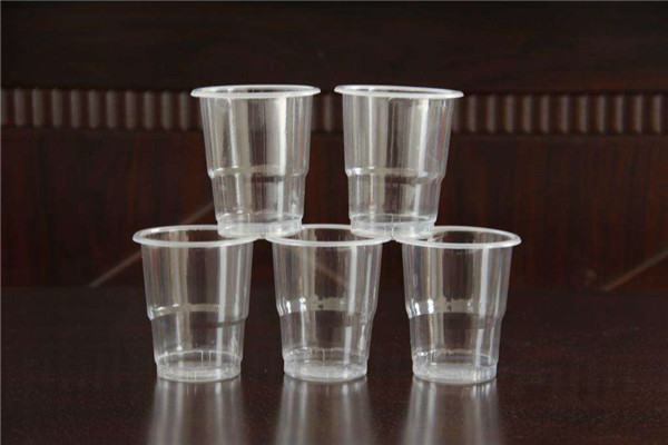 經常用塑料杯喝水,會對人體產生有害物質嗎?