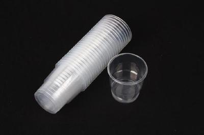 玻璃杯、塑料杯、不銹鋼杯&hellip;你知道哪種杯子用起來(lái)最安全嗎?